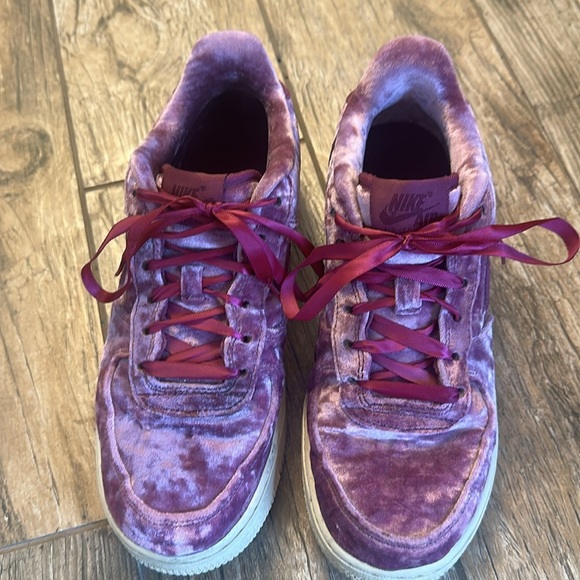 nike air force 1 LV8 Tea Berry BORDEAUX VELVET size 6.5 - Picture 2 of 7